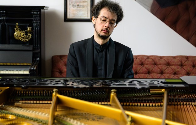 ICMA winner Can Çakmur inaugurated the renovated Liszt grand piano in Weimar